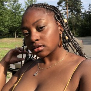 Amina - rencontre-Black-Issy-les-Moulineaux