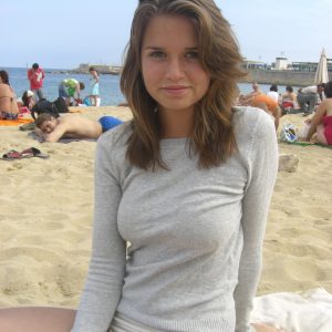 Rien de tel qu’un bon repas entre adultes Clara - rencontre-Teen-Marseille